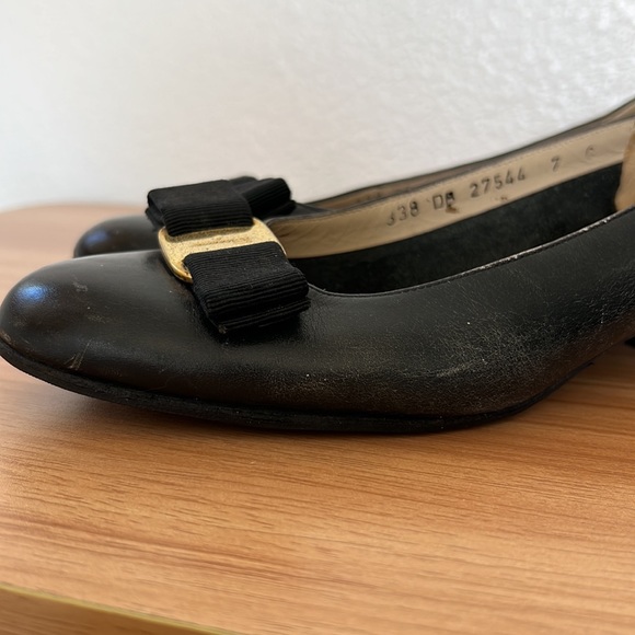 Salvatore Ferragamo Vara Pump Black Leather Made In Italy Vintage Brand New Sole - Picture 7 of 12